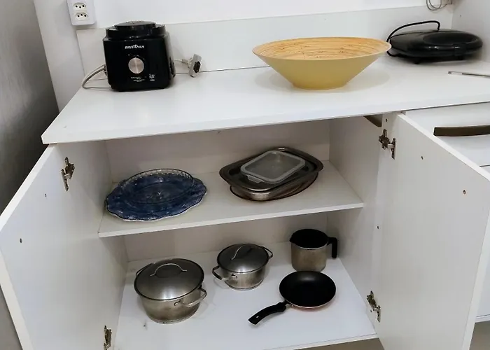 Apê Top Pitangueiras Permitido relaxar e usar chinelo,garagem e serviço de praia gratuitos,La Plage e mar a 50m Guarujá